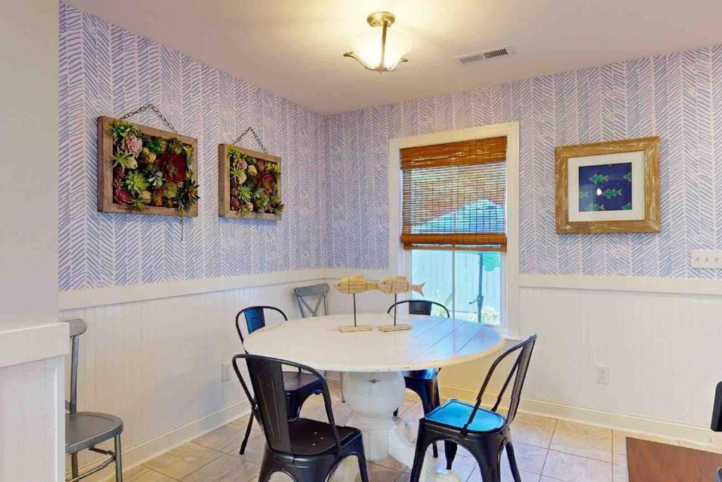 The Blue Door Bungalow Уилмингтон Экстерьер фото